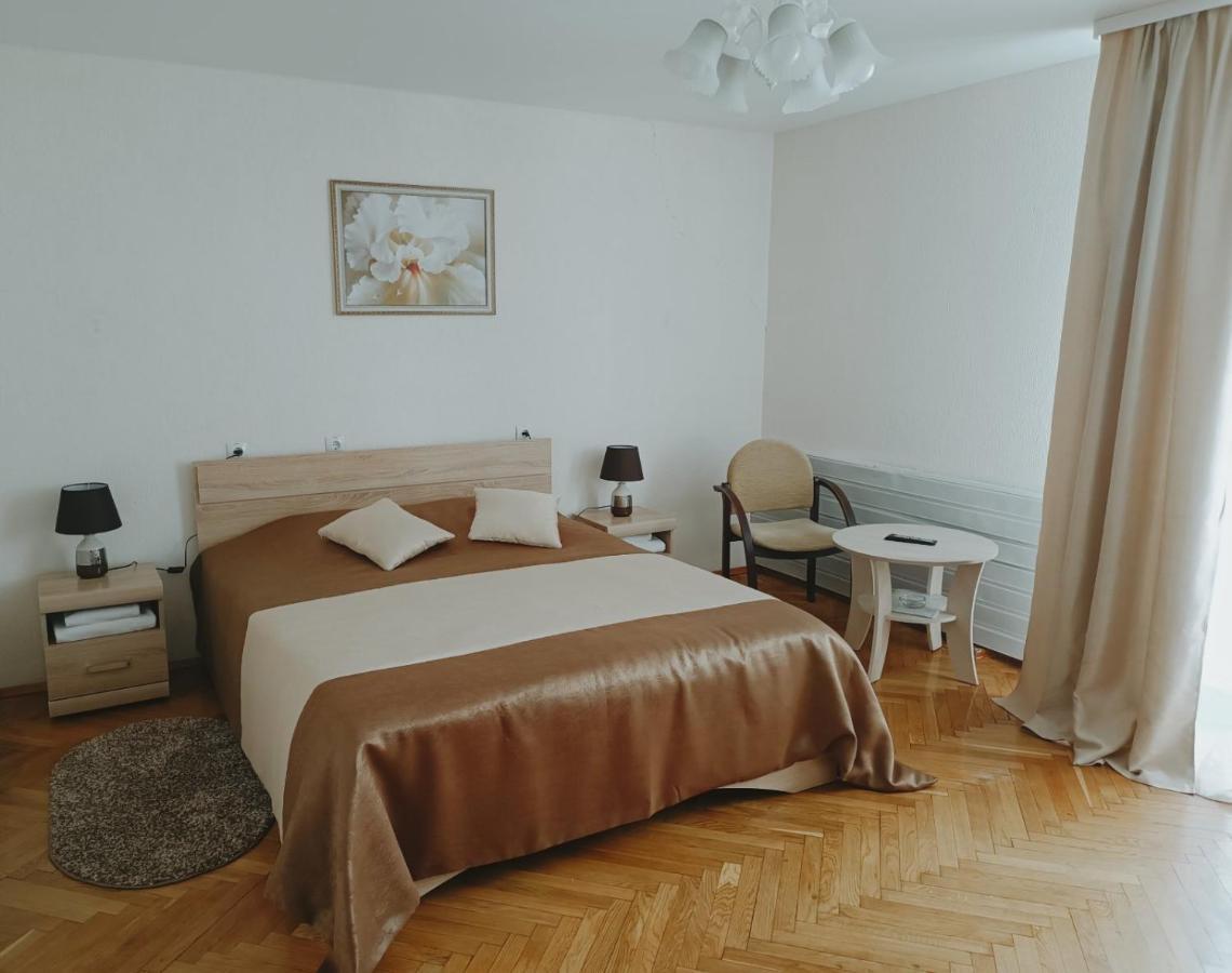 Agat Hotel Mińsk Zewnętrze zdjęcie